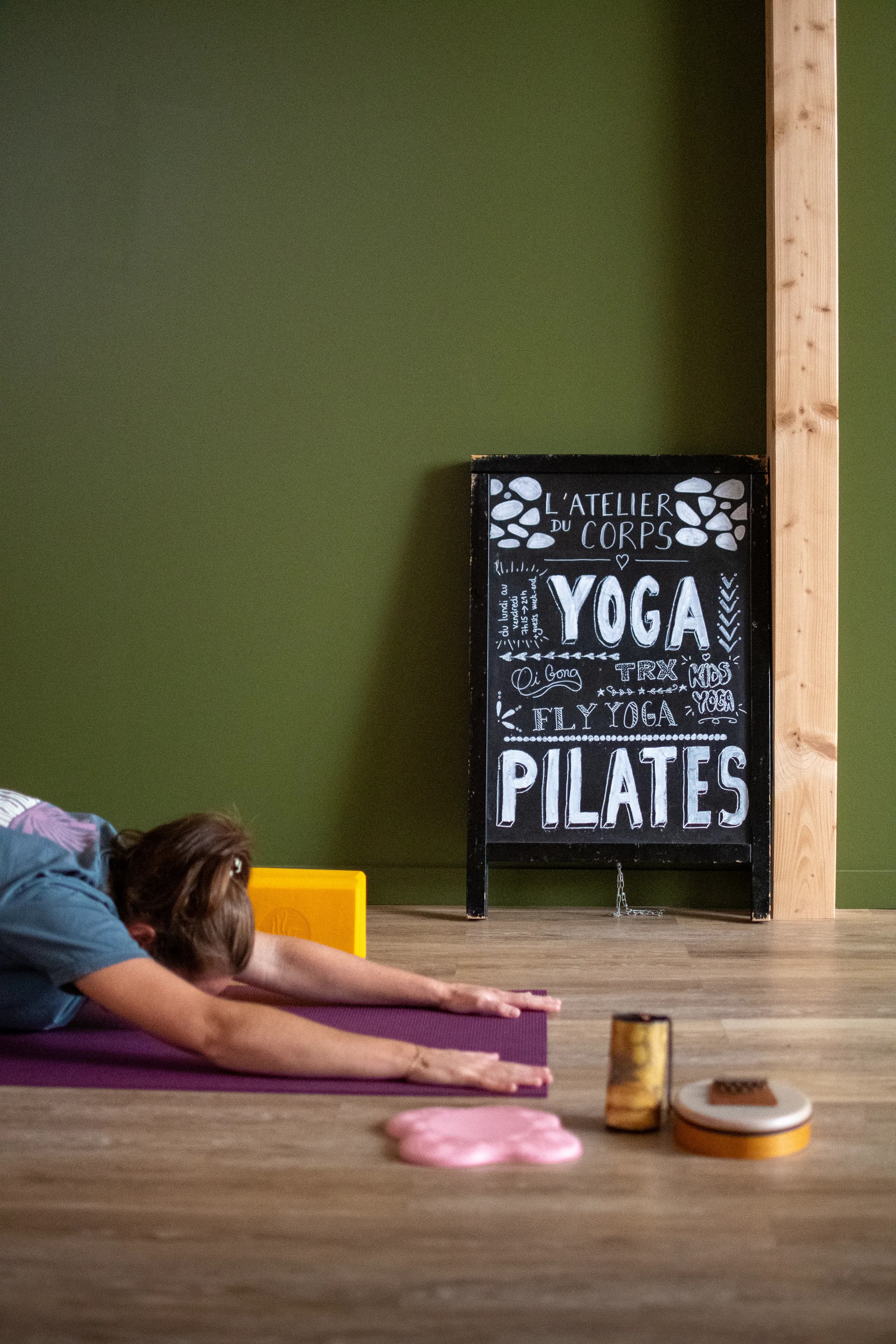 Cours de yoga en intérieur